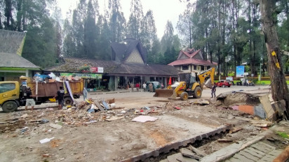Dialokasikan Untuk Lahan Parkir, Puluhan Kios di Pasar Buah Berastagi Digusur Petugas