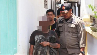 ODGJ Mengamuk Rusak Rumah Warga di Banyuwangi, Diamankan Satpol PP