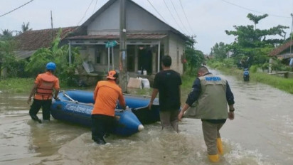 Banjir Karawang Meluas ke 20 Kecamatan, Pemkab Minta Warga di Bantaran Sungai Segera Mengungsi