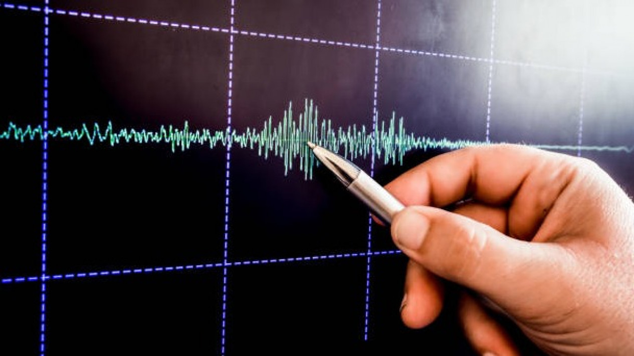 Ahli Geologi Blak-blakan sebut Gempa Tak Membunuh, Mbah Rono Salahkan Infrastruktur Bangunan
            - galeri foto