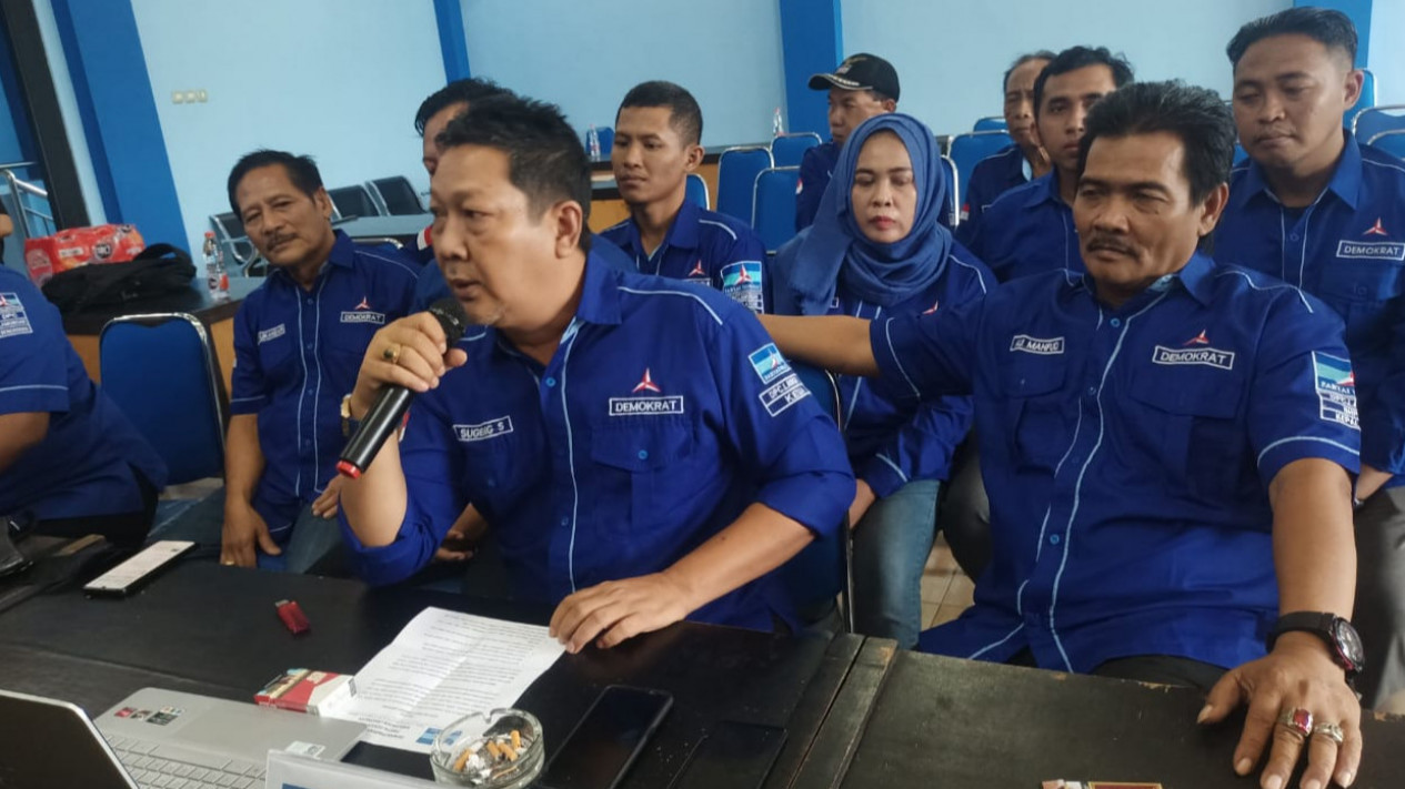 Anies Resmi di Usung DPP Jadi Capres, Demokrat Lamongan Berharap AHY Wakilnya
            - galeri foto