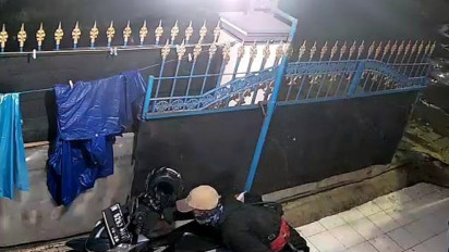 Terekam CCTV, Aksi Pencuri Dua Unit Motor Milik Pensiunan Pabrik Kertas Leces Probolinggo