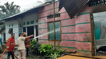 Diduga Kosrleting Listrik, 2 Rumah Warga Binjai Ludes Terbakar