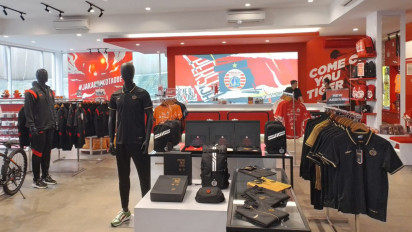 Intip Official Store Persija Jakarta, Serba Serbi Merchandise Macan Kemayoran, Jersey Player Issue Paling Laku