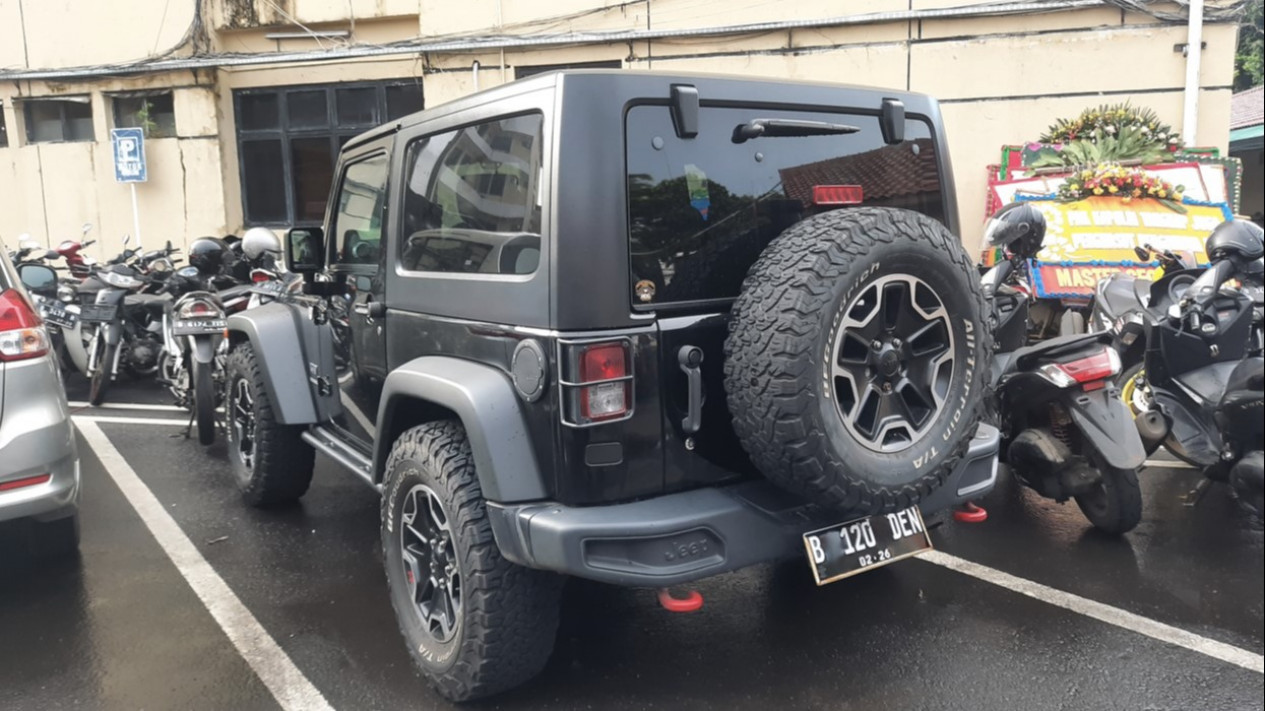 Hukuman Mario Dandy Terancam Bertambah Akibat Pelat Palsu yang Terpasang pada Mobil Mewah Jeep Rubicon
            - galeri foto