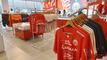 The Jakmania Belanja Jersei di Official Store Persija Jakarta, Tempat Nyaman dan Persija Banget!