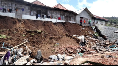 Talud setinggi 6 Meter di Kab. Semarang Longsor, Rusak Rumah dan Lukai Warga