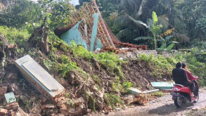 Banjir dan Longsor Terjang Pulau Bawean Gresik, ketua DPRD: Infonya Akibat Banyak Penebangan Pohon