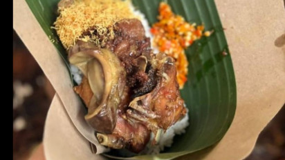 Renyahnya Nasi Bebek Tower Asemrowo Kuliner Khas Surabaya, Saat Ramadhan Tiba Antrianya Hingga 1 Kilometer