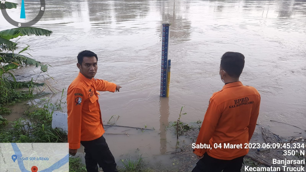 Luberan Air Luapan Sungai Bengawan Solo di Bojonegoro, Mulai Turun
            - galeri foto