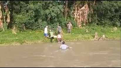 Dua Hari Hilang Terseret Banjir, Seorang Remaja Ditemukan di Sungai Rondoningo Probolinggo