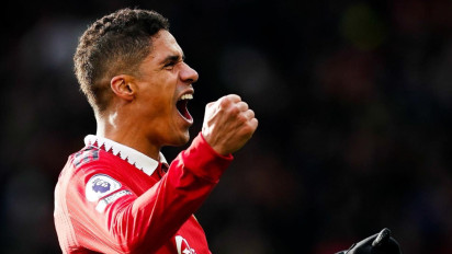 Cuma Raphael Varane Pemain MU yang Dapat Tepuk Tangan di Anfield...