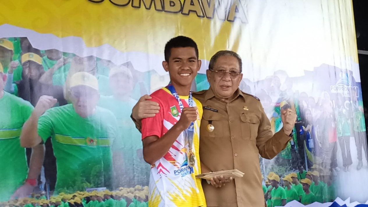 Iqro, Siswa SMA Peraih 2 Emas Atletik Porprov NTB XI Bercita-cita jadi Polisi
            - galeri foto