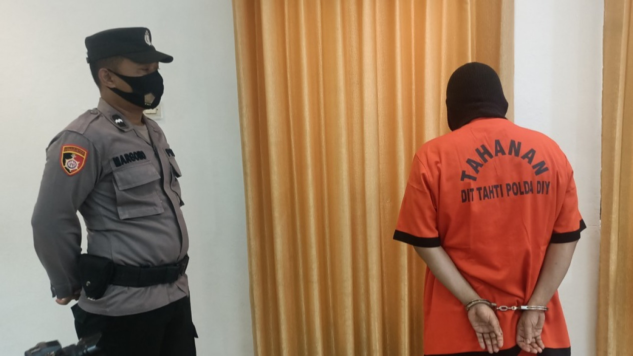 Polda DIY Tangkap Tersangka Baru Kasus Korupsi RSUD Wonosari Senilai 470 Juta
            - galeri foto