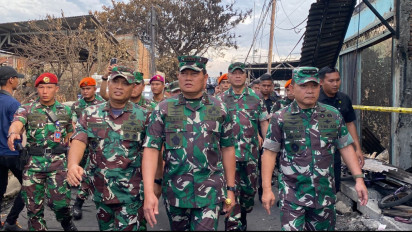 Panglima TNI Tinjau Lokasi Kebakaran Depo Pertamina Plumpang: TNI Siap Bantu Semaksimal Mungkin