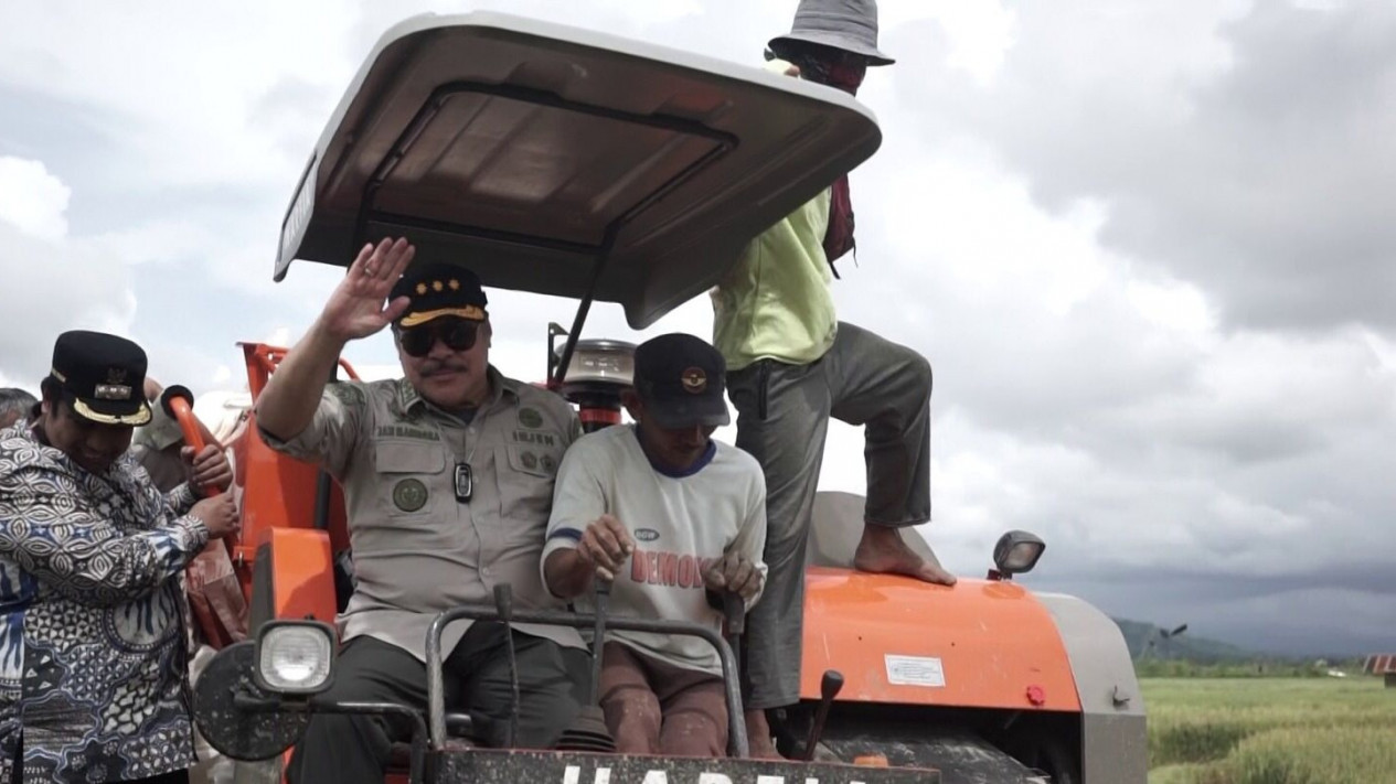 Pastikan Ketersediaan Pangan Aman, Irjen Kementan Kawal Panen Raya di Sulsel
            - galeri foto