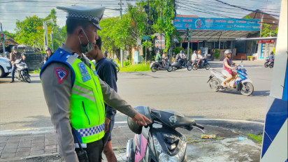 Pasca Viral Bule Pake Nopol Palsu, Sehari Polresta Denpasar Keluarkan 77 Surat Tilang