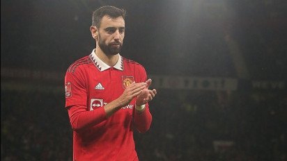 Ten Hag Jawab Tuntutan Copot Ban Kapten Bruno Fernandes: Dia akan Belajar...