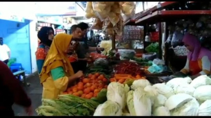 Dua Pekan Jelang Ramadhan, Harga Cabai Tembus 80 Ribu Rupiah Per Kg, Tomat Naik 2 Kali Lipat