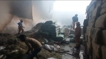 Gudang Pewarna Plastik dan Rempah-Rempah di Sidoarjo, Ludes Terbakar