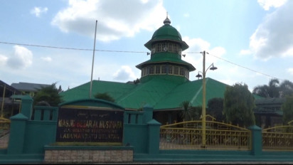 Masjid Al Mustofa Kota Pinang, Bangunan Kuno Bagian dari Istana Bahran