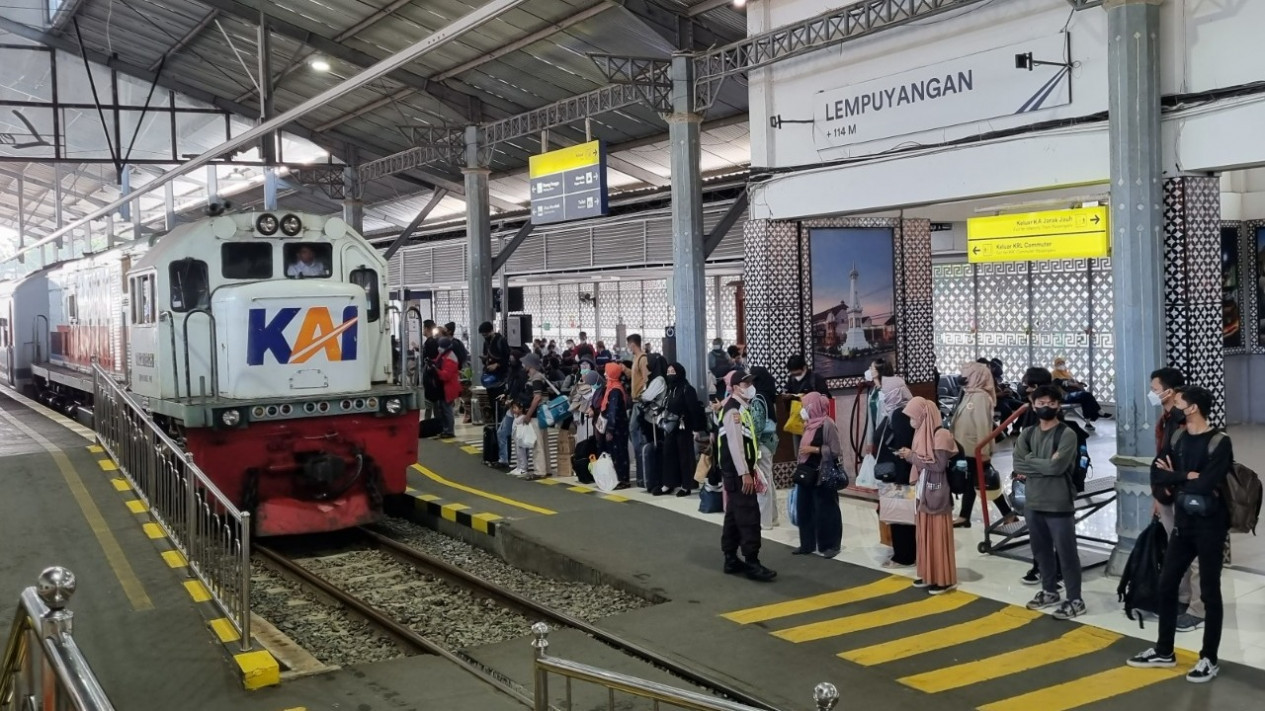 Tiket Kereta Api Lebaran Per Tanggal 9 Maret di Daop 6 Yogyakarta Telah Terjual 11,16 Persen
            - galeri foto
