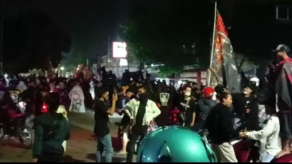 Gelar Aksi Demo Damai, Ratusan Massa Pesilat Geruduk Kantor Polsek Balongpanggang Gresik