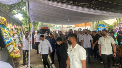 Istri Moeldoko Meninggal Dunia, Begini Momen Presiden Jokowi Hadir di Rumah Duka Koesni Harningsih