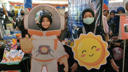Kurangi Kecanduan Gadget, Ratusan Siswa SD-MI Se Surabaya Ikuti Pameran Literasi