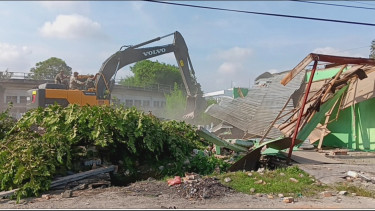 20 Tahun Lebih Dibiarkan, Puluhan Bangunan di Deliserdang Diratakan untuk PON 2024