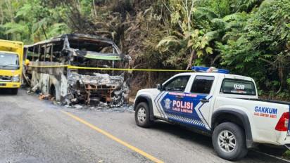 Bus ALS Medan-Jakarta Hangus Terbakar di Jalinsum Palupuah Agam