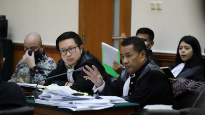 Pengacara Teddy Minahasa Debat dengan Ahli hingga Ditegur Hakim, Diminta Tak Menggurui di Persidangan