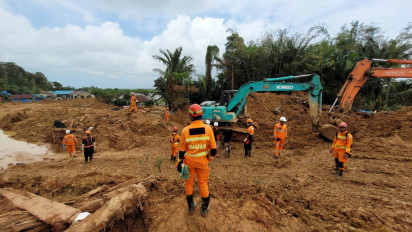 Perpanjangan Masa Pencarian Korban Longsor Natuna, Tim SAR Kembali Temukan 2 Jenazah Koban Meninggal Jadi 48 Orang