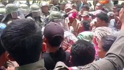 Tolak Eksekusi Lahan untuk Lokasi Penggembalaan, Masyarakat Adat Ricuh dengan Petugas