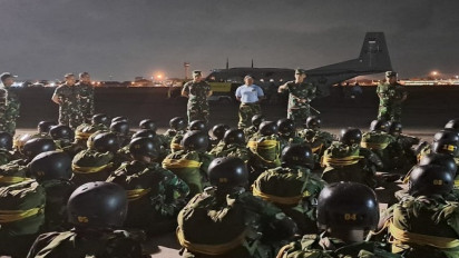 Latihan Misi Khusus, Malam-malam Siswa Dikkopaska Laksanakan Terjun