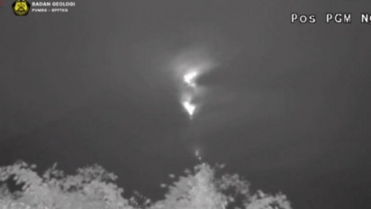 Gunung Merapi Kembali Luncurkan Tiga Kali Awan Panas Guguran Sejauh 2 Kilometer