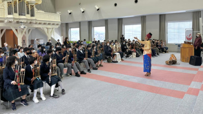 120 Warga Jepang Belajar Mainkan Angklung dalam Indonesia-Japan Friendship Day di Gifu, Jepang