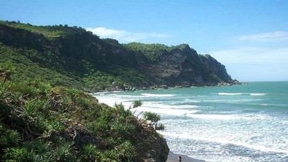 Di Balik Keindahan Pulau Sangiang, Terdapat Polemik yang Menghantui Warga Setempat