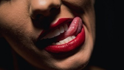 Ngeri, Paksu dan Istri yang Sering Menjilat Bagian Ini Sebelum Bercinta Bisa Kena Penyakit Mengerikan, Simak Bahayanya! 