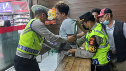 Buat Onar di Supermarket, Pemuda Diduga Mabuk Pil Koplo Diamankan Polisi