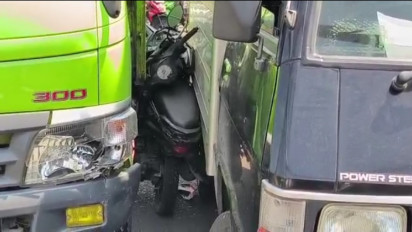 Akibat Macet, Pemotor Wanita Tewas Terjepit Dua Truk karena Rem Blong