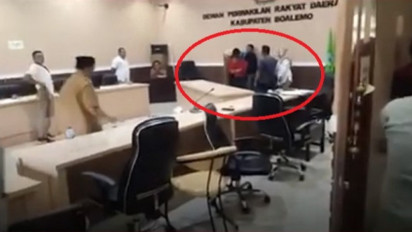 Detik-detik Anggota DPRD Boalemo Ngamuk hingga Banting Meja saat RDP