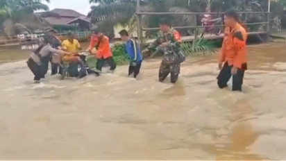 Diguyur Hujan Semalaman, Jalan Antar Desa Dan Puluhan Rumah Warga Terendam Banjir