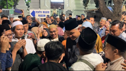 Jelang Ramadan, Ganjar Pranowo ‘Nyadran’ Ziarah ke Makam Sunan Ampel, Ditengah Safari Politik Anies Baswedan di Surabaya