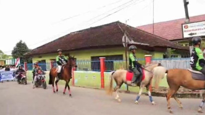 Sambut Ramadhan, Santri di Pringsewu Gelar Pawai Berkuda