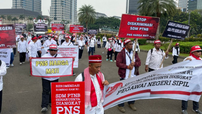 Waspada Macet di Depan Istana Negara, Dosen Demo Minta Diangkat Jadi PNS