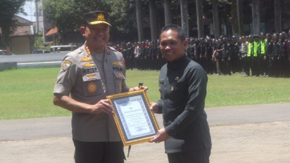 Kabaharkam Polri Pimpin Apel Akbar Satgas Keamanan Desa Kabupaten Lumajang, Ini Apresiasinya