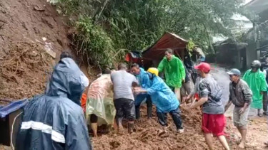 Bruk! Tebing Setinggi 10 Meter Longsor Timbun Kakak Beradik di Kawasan Wisata Cilember