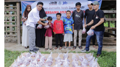 Tekan Lonjakan Harga Jelang Ramadhan, Jurnalis Aceh Barat Salurkan Daging Gratis bagi Warga Miskin dan Anak Yatim
