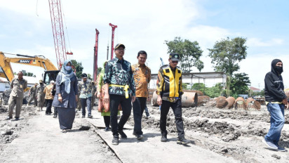 Cek Progres Pembangunan Flyover Aloha, Bupati Muhdlor Ali Perkirakan akan Selesai Tepat Waktu pada April 2024